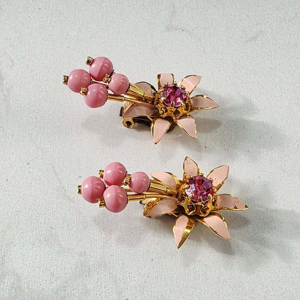Vintage 1950s Austrian Gold-Tone Pink Floral Brooch and Earring Set - Picture 5 of 7